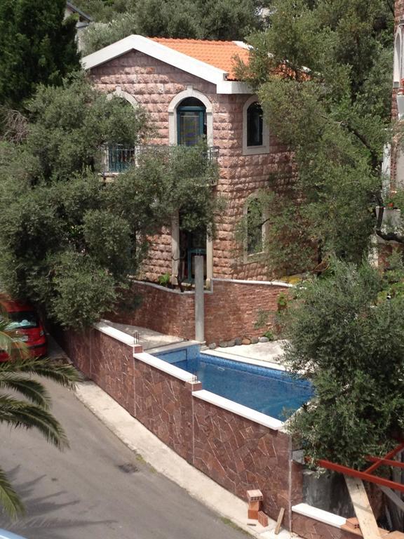 Apartments And Rooms Levantin Inn Sveti Stefan Bagian luar foto