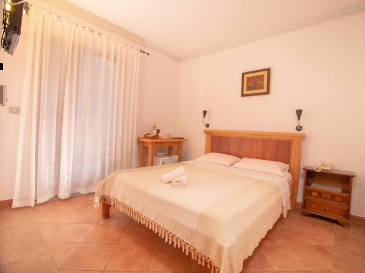 Apartments And Rooms Levantin Inn Sveti Stefan Bagian luar foto