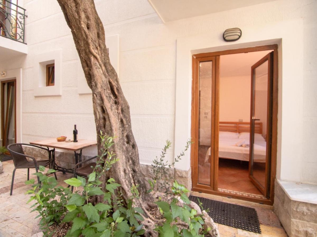 Apartments And Rooms Levantin Inn Sveti Stefan Bagian luar foto