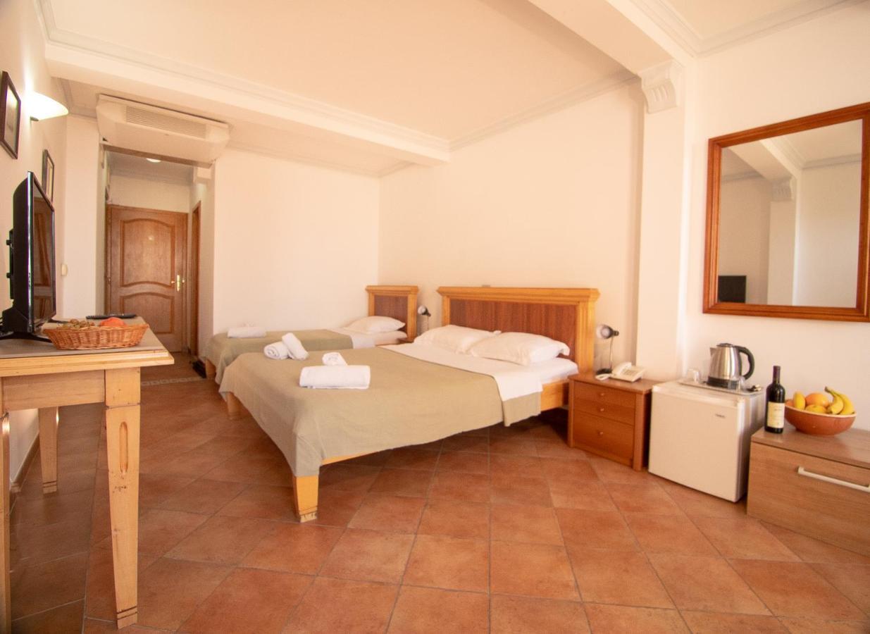 Apartments And Rooms Levantin Inn Sveti Stefan Bagian luar foto