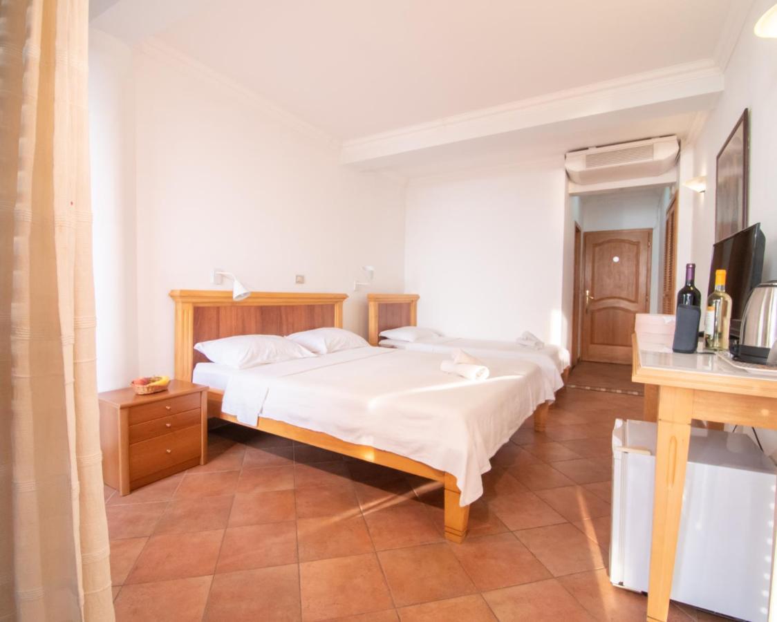 Apartments And Rooms Levantin Inn Sveti Stefan Bagian luar foto