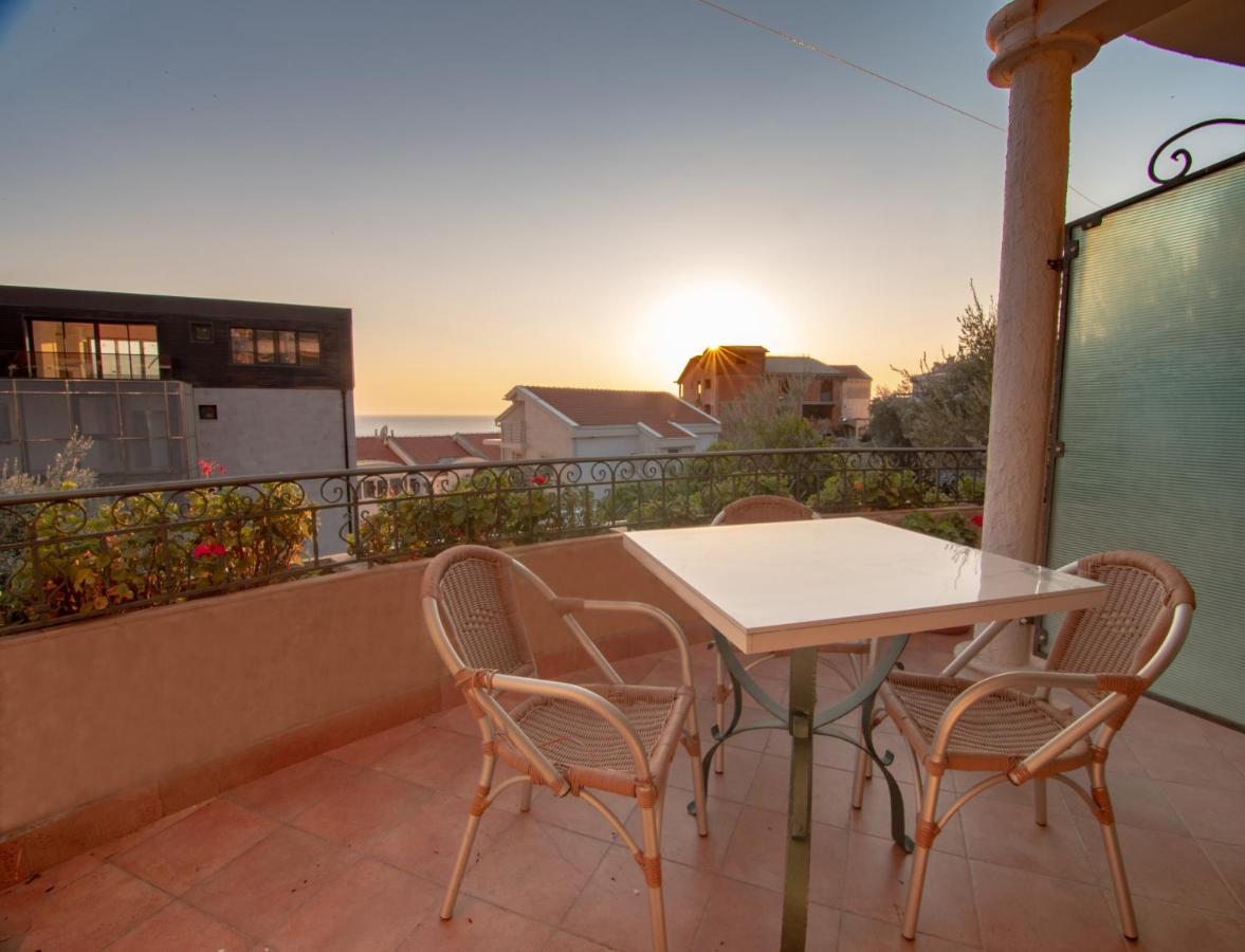 Apartments And Rooms Levantin Inn Sveti Stefan Bagian luar foto