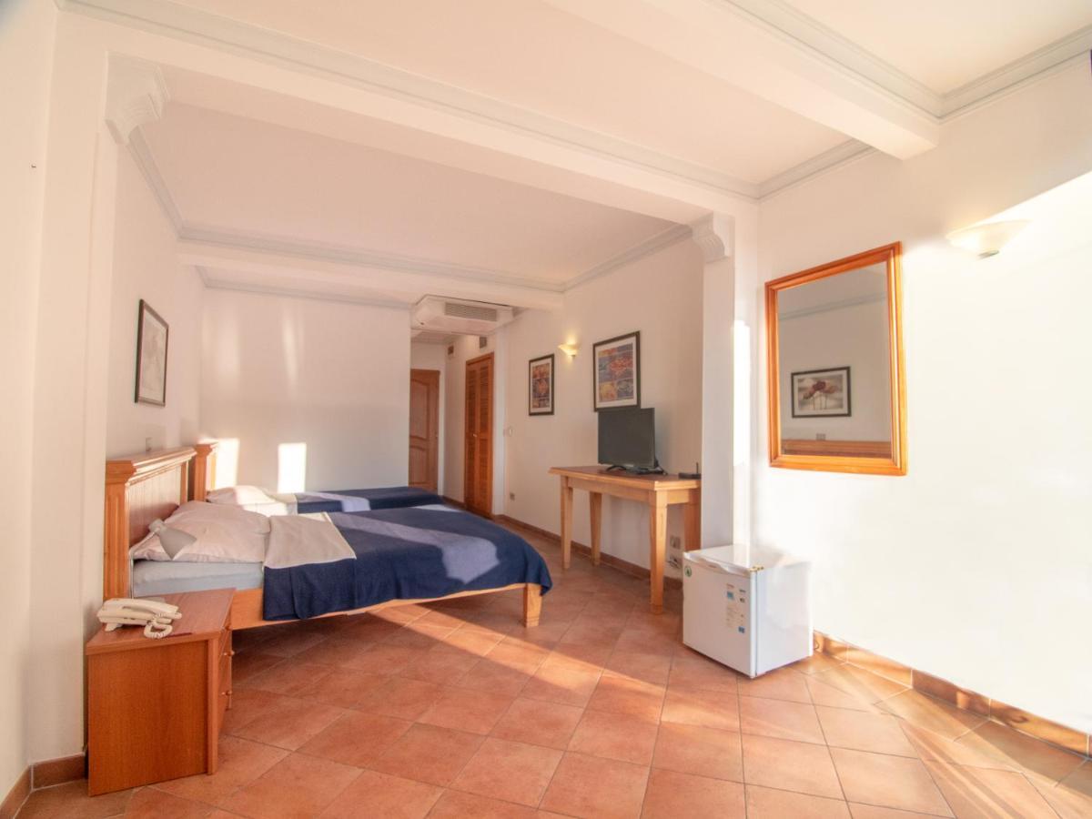 Apartments And Rooms Levantin Inn Sveti Stefan Bagian luar foto
