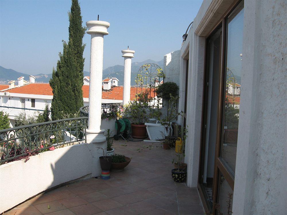 Apartments And Rooms Levantin Inn Sveti Stefan Bagian luar foto