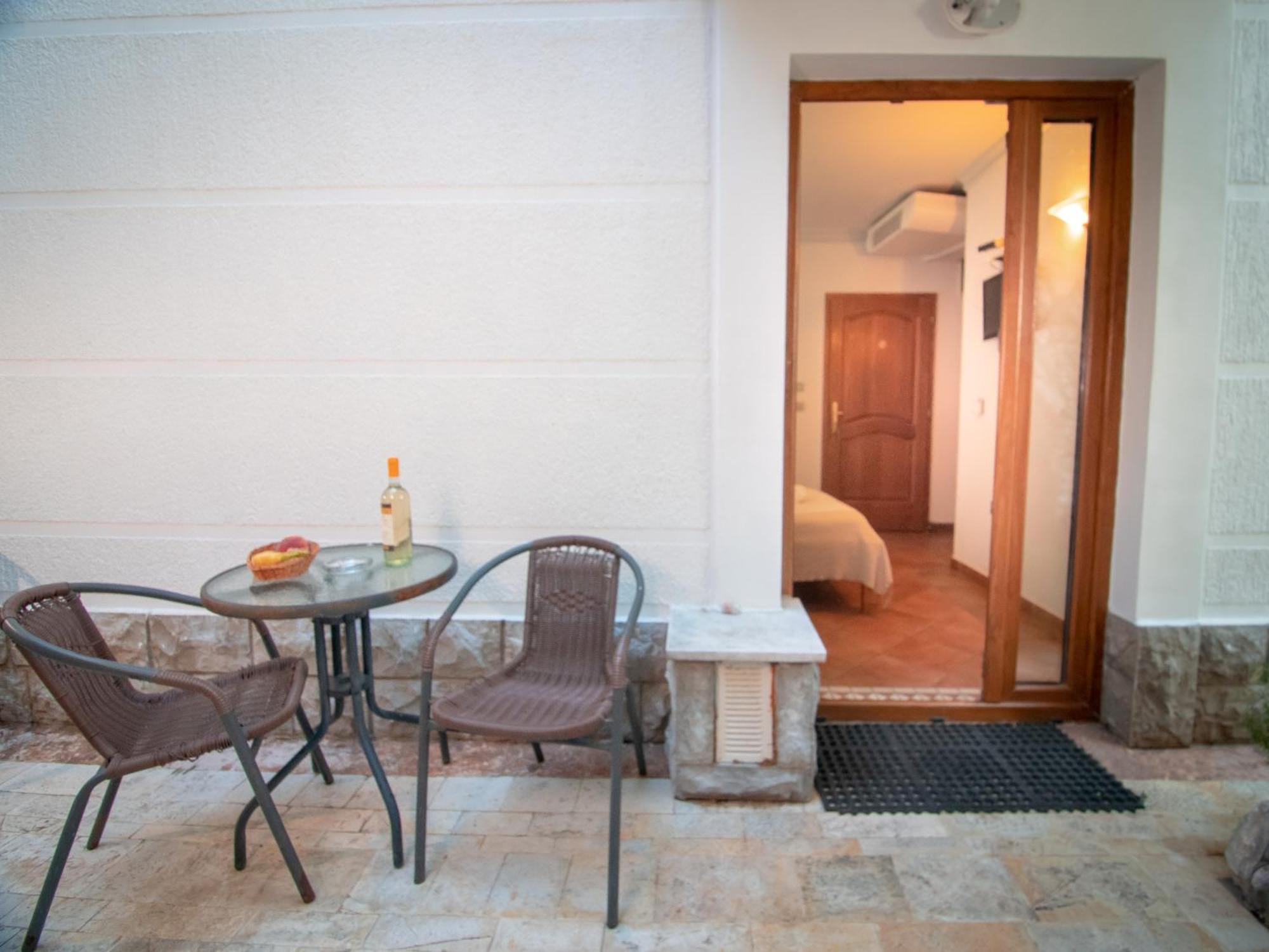 Apartments And Rooms Levantin Inn Sveti Stefan Bagian luar foto