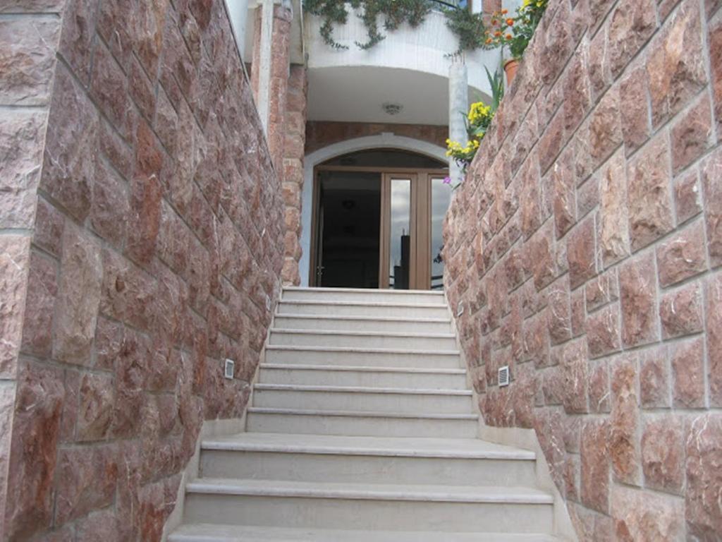 Apartments And Rooms Levantin Inn Sveti Stefan Bagian luar foto