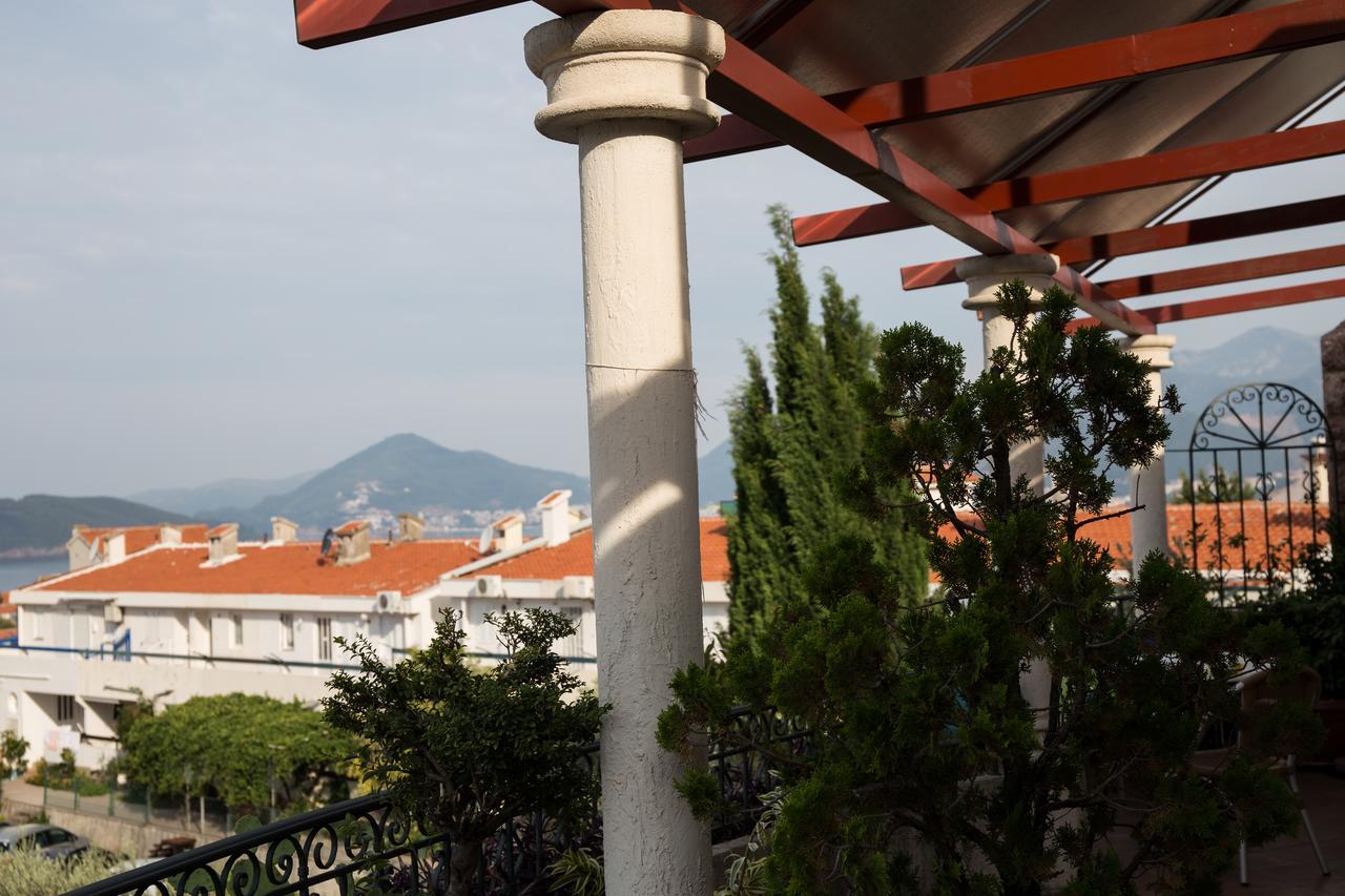 Apartments And Rooms Levantin Inn Sveti Stefan Bagian luar foto
