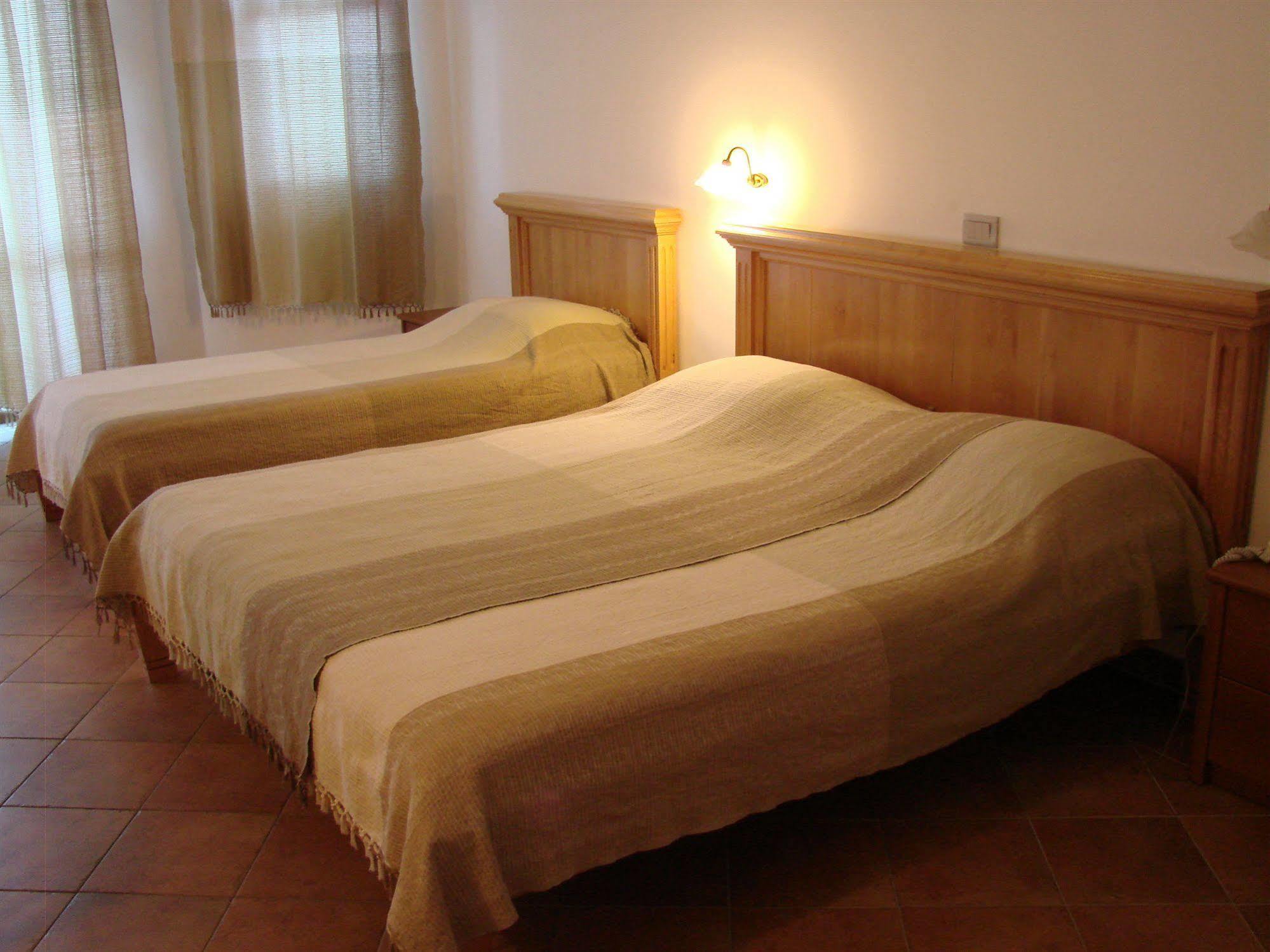 Apartments And Rooms Levantin Inn Sveti Stefan Bagian luar foto