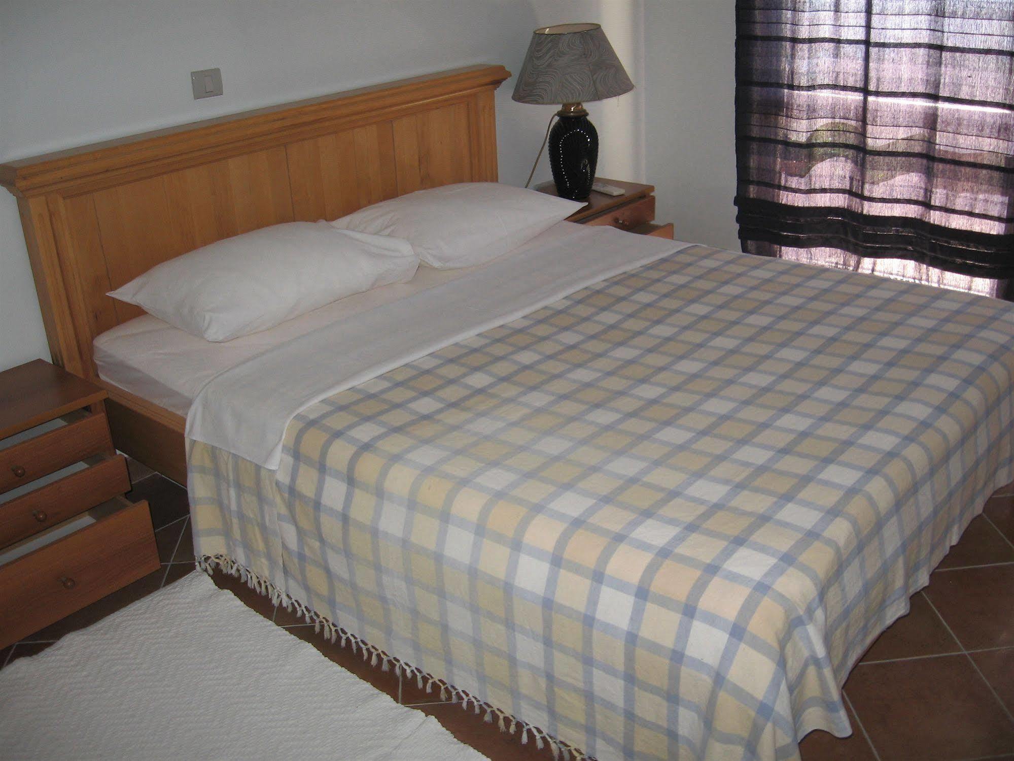 Apartments And Rooms Levantin Inn Sveti Stefan Bagian luar foto
