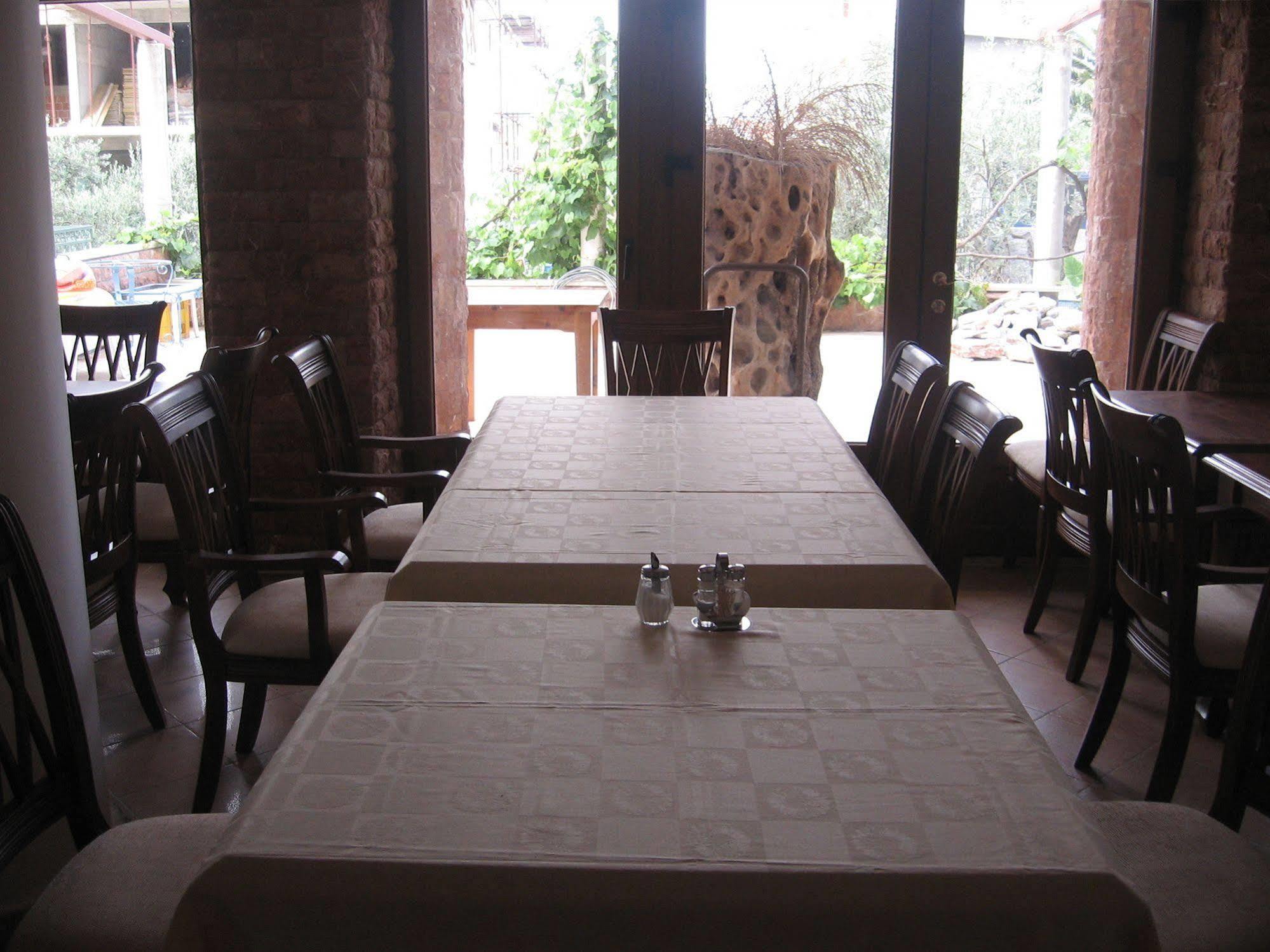 Apartments And Rooms Levantin Inn Sveti Stefan Bagian luar foto