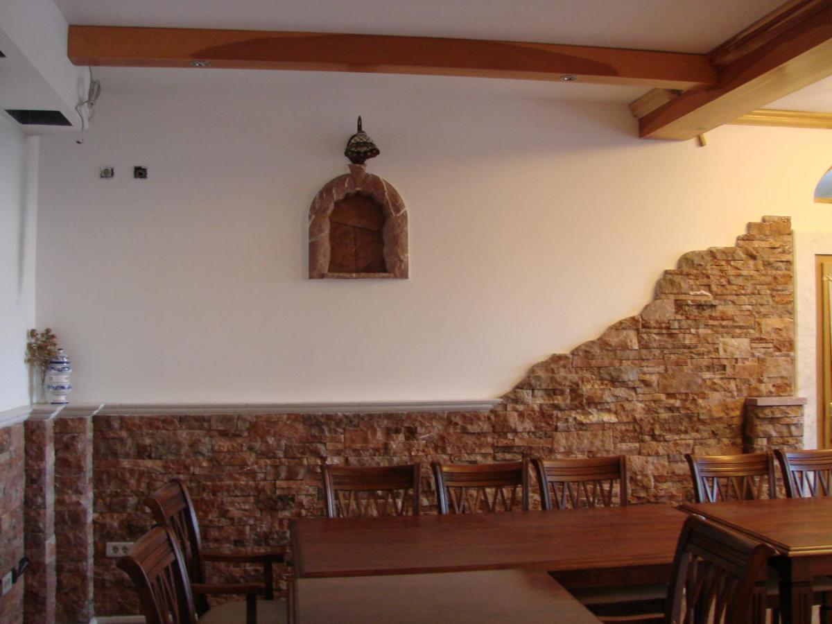 Apartments And Rooms Levantin Inn Sveti Stefan Bagian luar foto